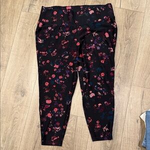 Livi Active Floral Leggings - Black and pink